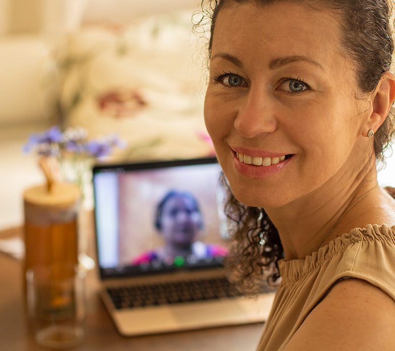 cropped-edyta-sicinska-kontakt.jpg Edyta Sicińska podczas rozmowy online